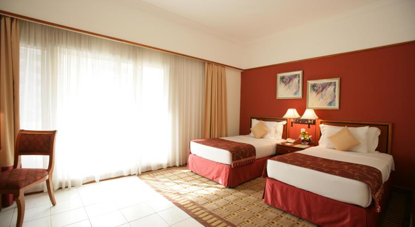 SAVOY CREST HOTEL APARTMENTS